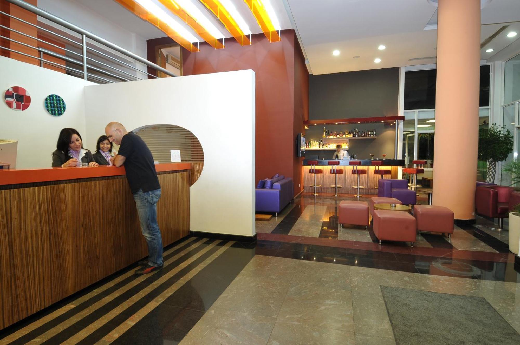 Suite Hotel Chrome - Бейрут Екстер'єр фото